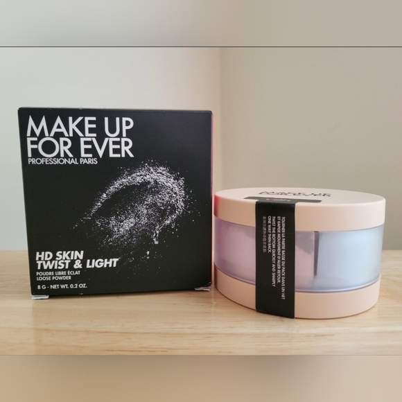 Make Up Forever Powder - Picture 4 of 5